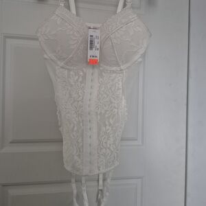 La Vie En Rose Ivory Lace Bustier